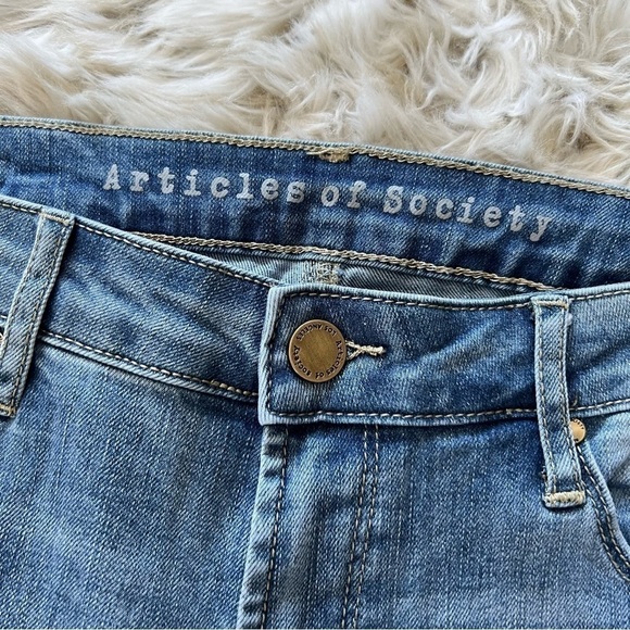 🆕 Articles of Society Suzy Distressed Frayed Hem Jeans in Dix - Picture 4 of 13